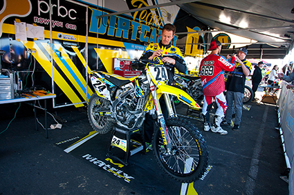 Bret_Metcalf_Suzuki_Oakland_Supercross